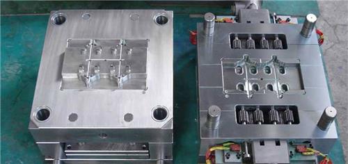 قالب گیربکسی چیست؟